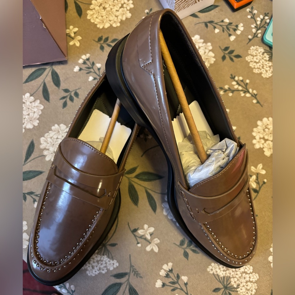 Sarto Eden Studs Brown Loafers. 
Size 9.5 Medium.NIB
